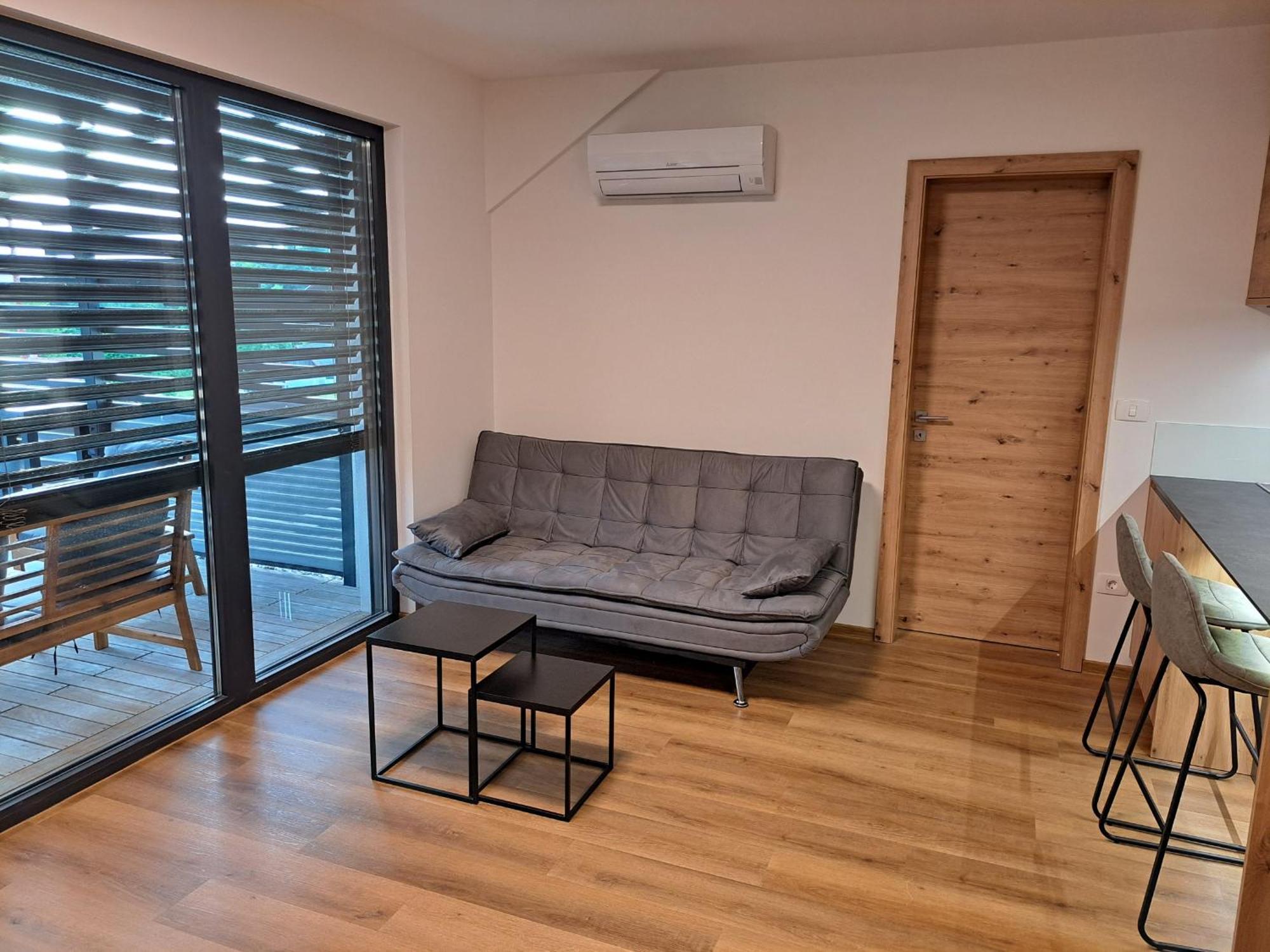 S&B'S Retreat Apartment Godovic Екстериор снимка