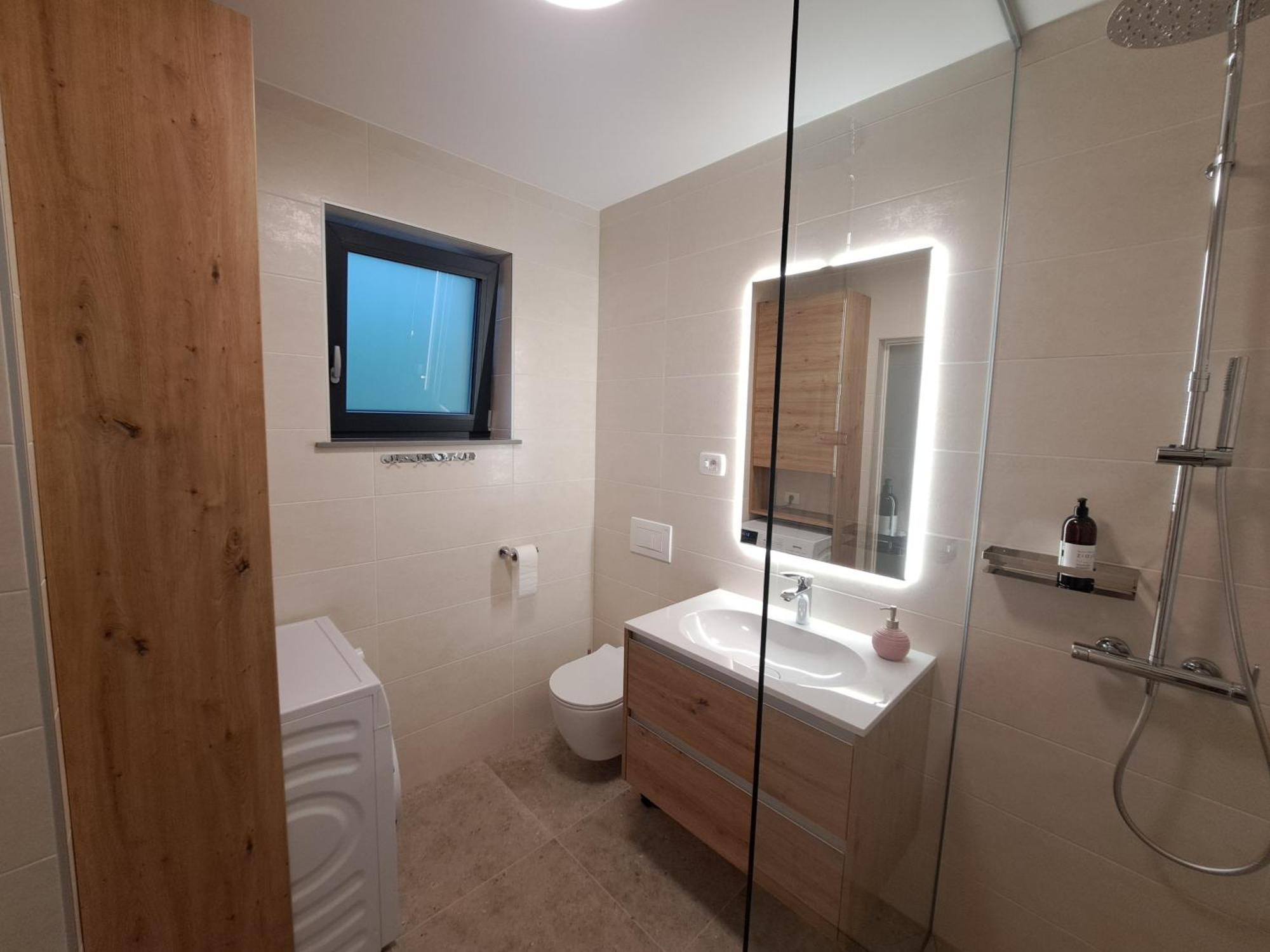 S&B'S Retreat Apartment Godovic Екстериор снимка