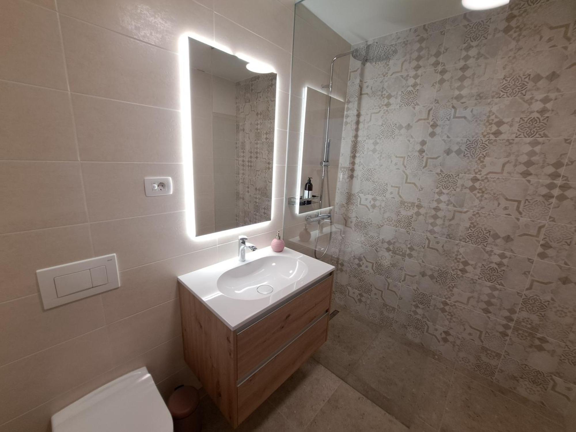 S&B'S Retreat Apartment Godovic Екстериор снимка