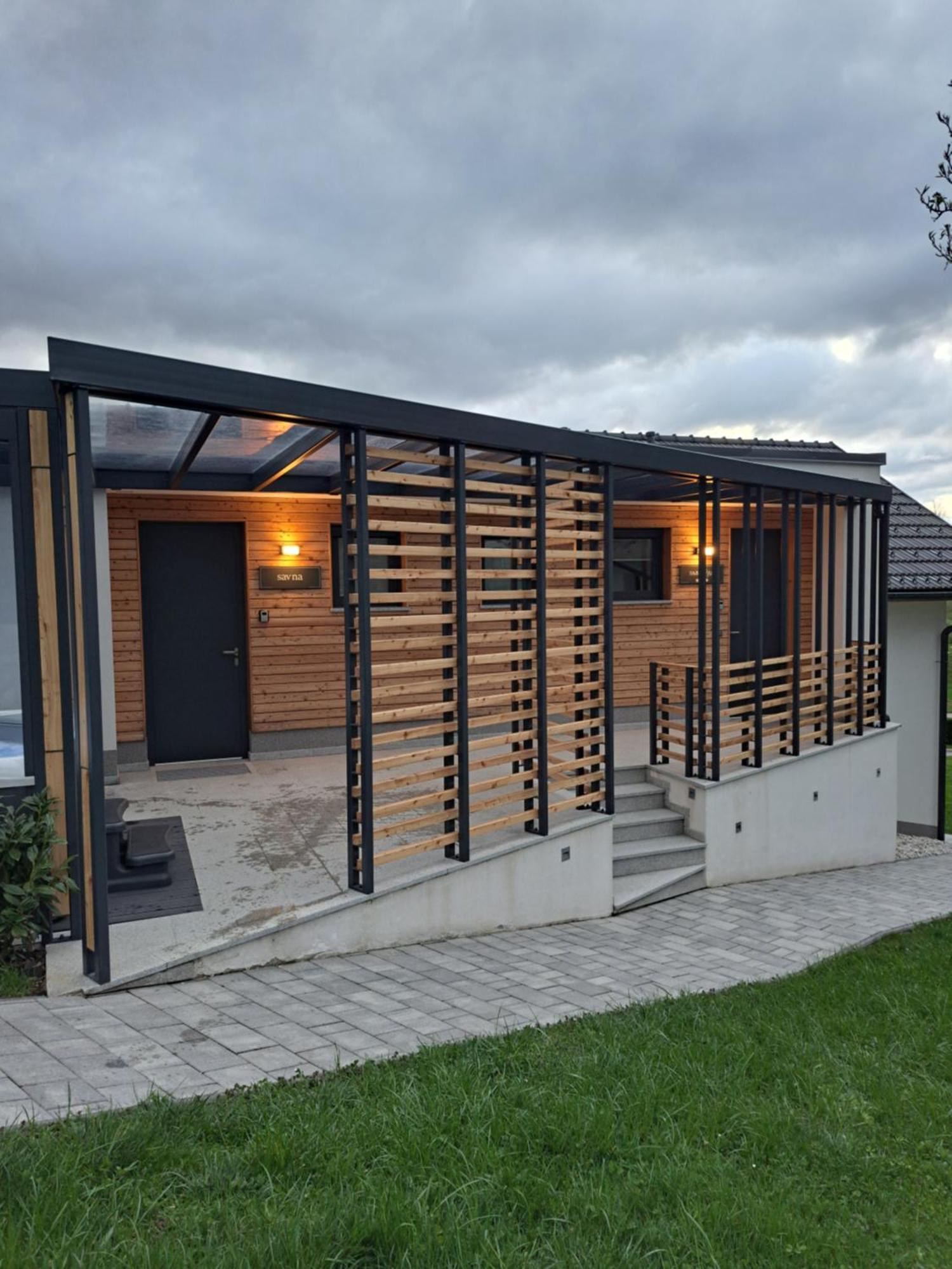 S&B'S Retreat Apartment Godovic Екстериор снимка